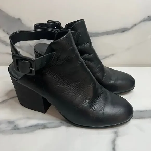Eileen Fisher Women's Classic Minimalist Black Leather Stacked Heel Boots Sz 7 - Picture 1 of 8
